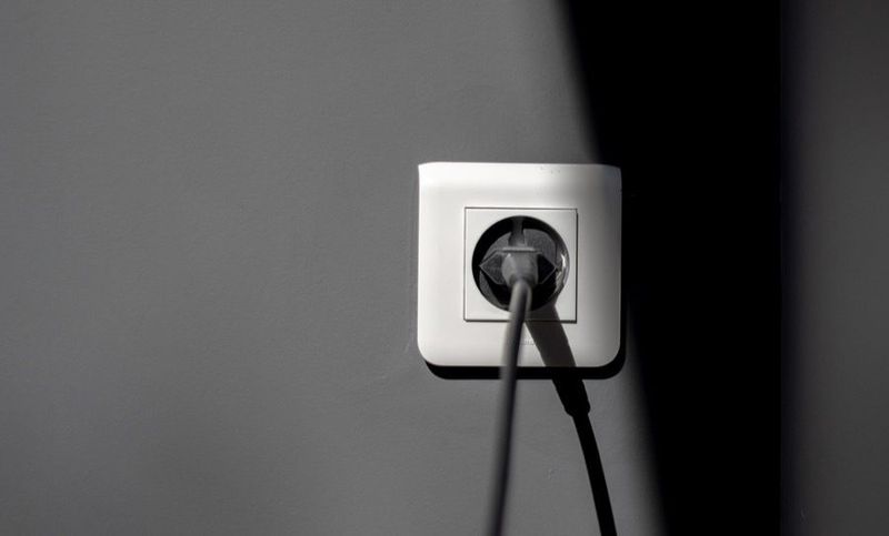 Smart-Plug-vs-Smart-Outlet